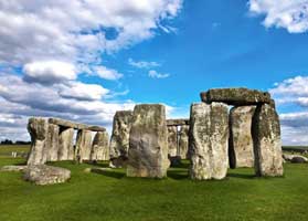 Watch the oldest charm of Stonehenge